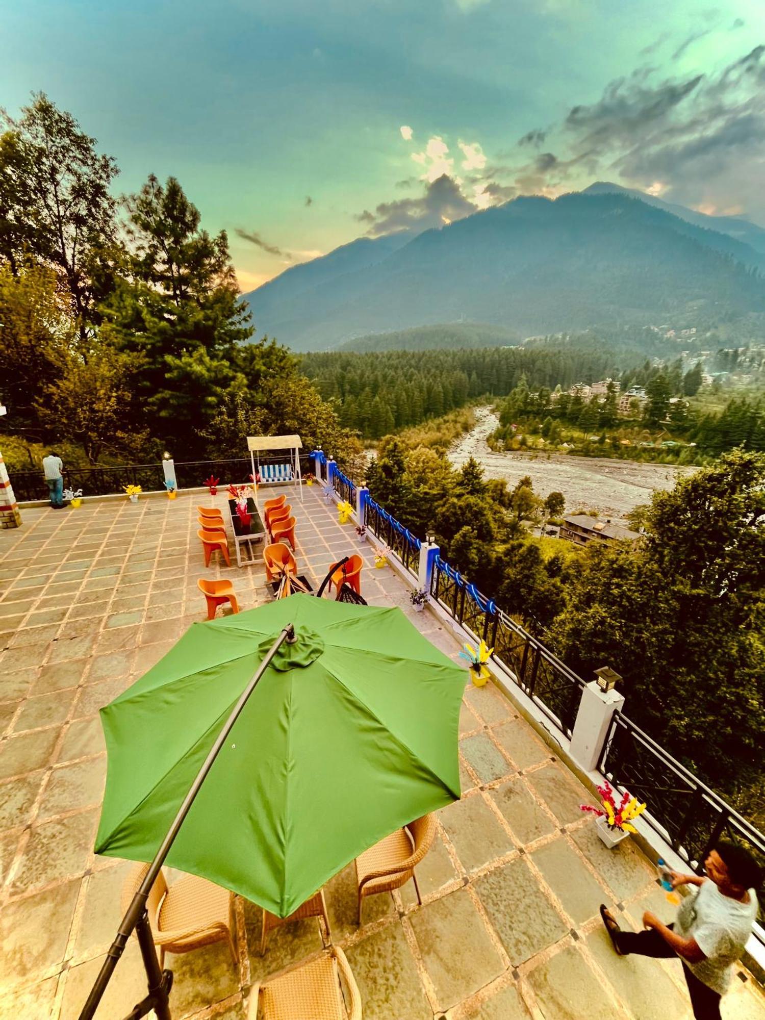 Snow Clad Riverview Hotel & Resort, Manali Exterior foto